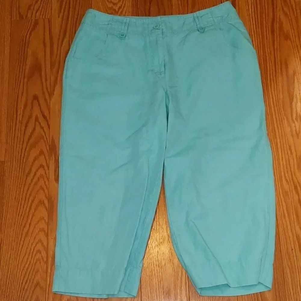 Christopher & Banks linen light blue capris Sz 6 EUC